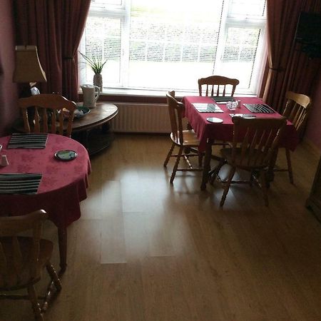 Riverside House Bed & Breakfast Роскомън Екстериор снимка